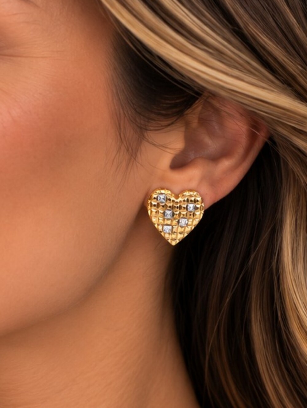 💎 NWT Nicole Purest Essence Gold Tone Heart Rhinestone Stud Earrings